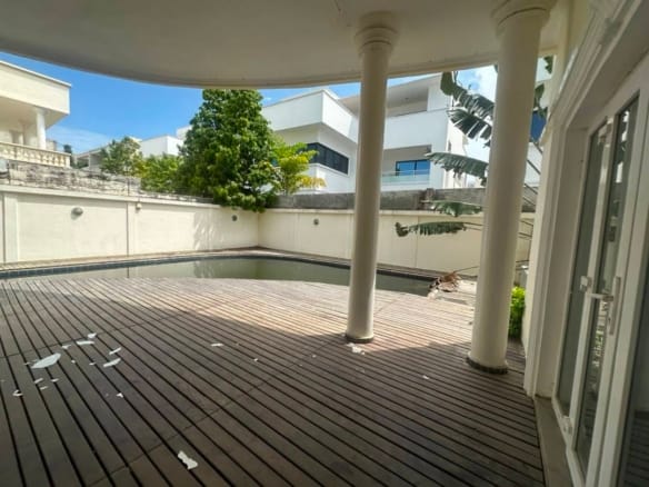 Villa duplex avec piscine à louer derrière Erevan