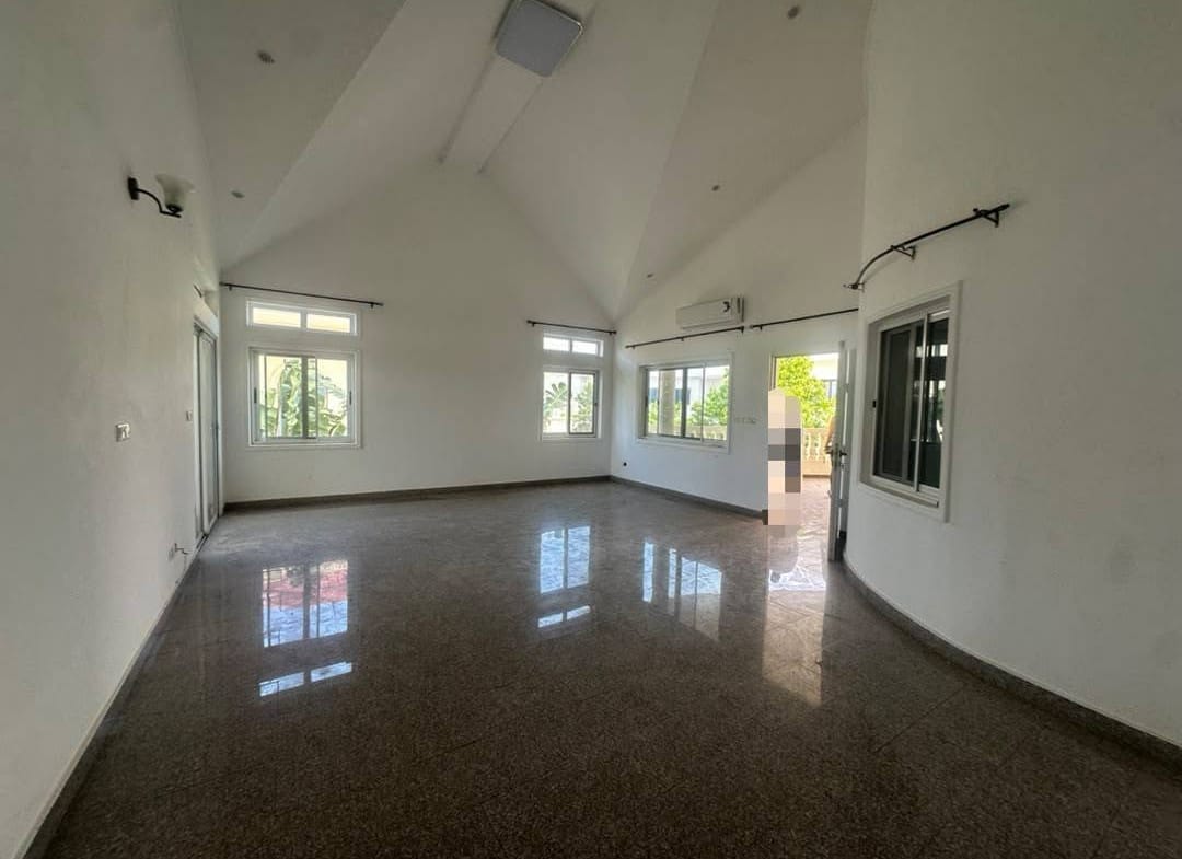 Villa duplex avec piscine à louer derrière Erevan 9