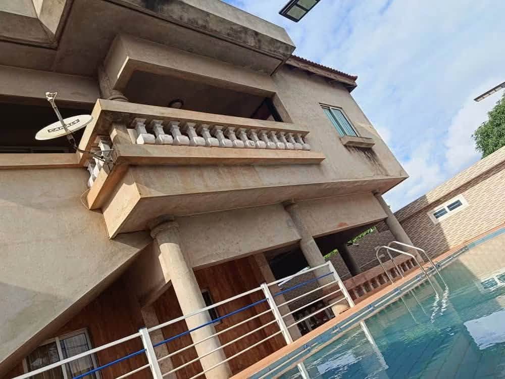 Villa duplex avec piscine à vendre à Godomey Togoudo 2