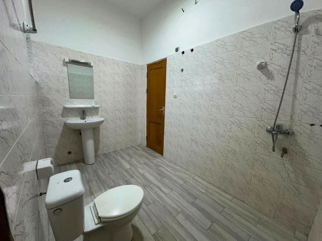 Villa duplex moderne à vendre à Fidjrossè proche Route des Pêches 14 Villa duplex moderne à vendre à Fidjrossè proche Route des Pêches 14