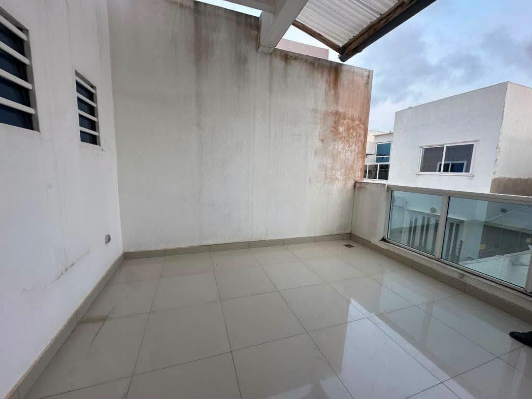 Villa duplex moderne à vendre à Fidjrossè proche Route des Pêches 9 Villa duplex moderne à vendre à Fidjrossè proche Route des Pêches 9