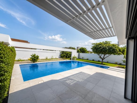 Villa meublée avec piscine à Akpakpa Jack