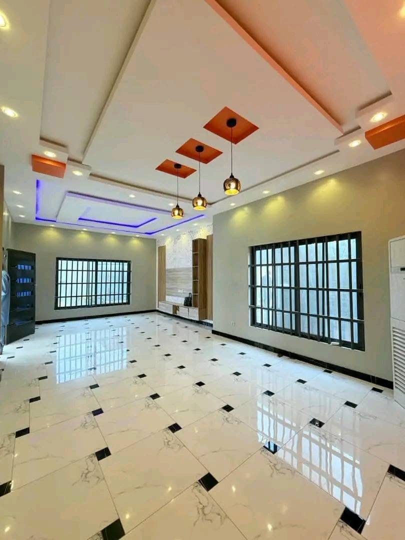Villa moderne 3 chambres à louer à Fidjrossè Akogbato 2