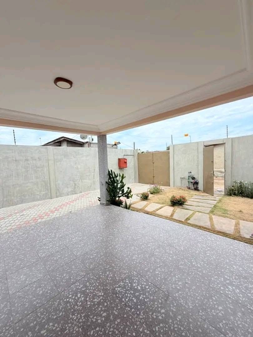 Villa moderne 3 chambres à louer à Fidjrossè Akogbato 4
