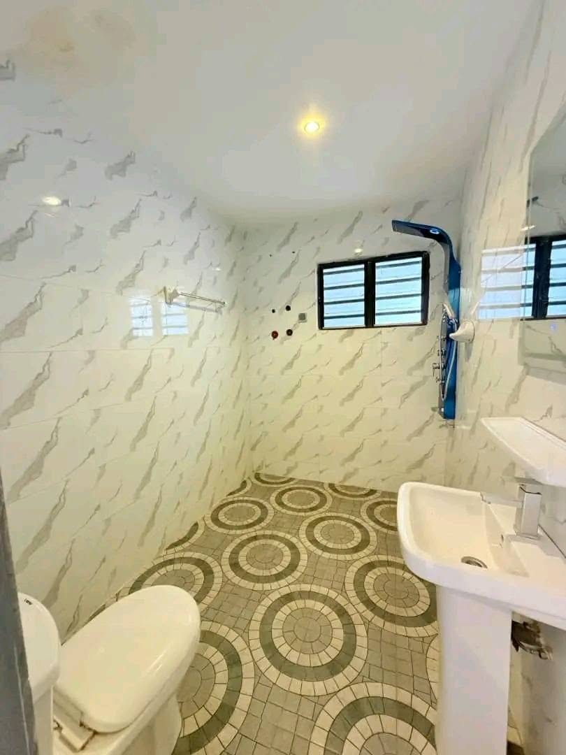 Villa moderne 3 chambres à louer à Fidjrossè Akogbato 8
