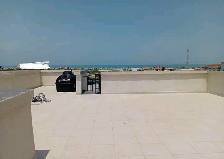 Villa triplex à louer à Fidjrossè Plage 2