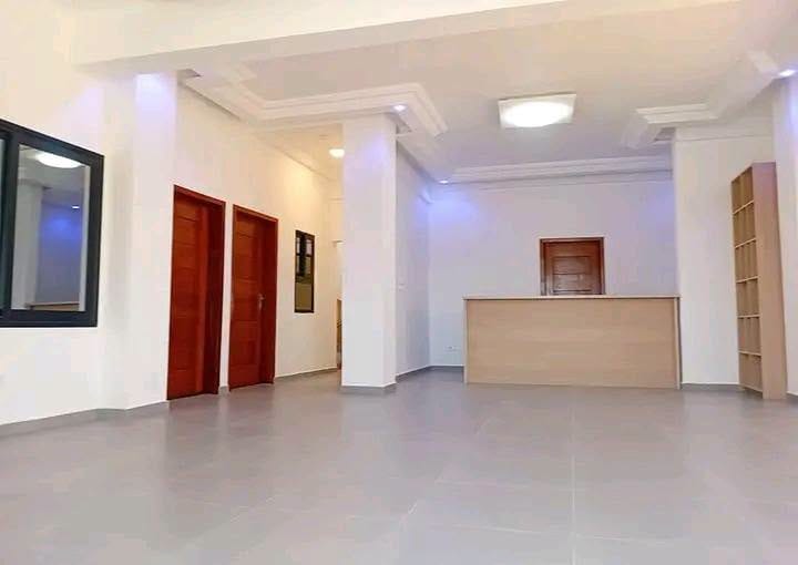 Villa triplex avec vue mer à Fidjrossè Plage 3