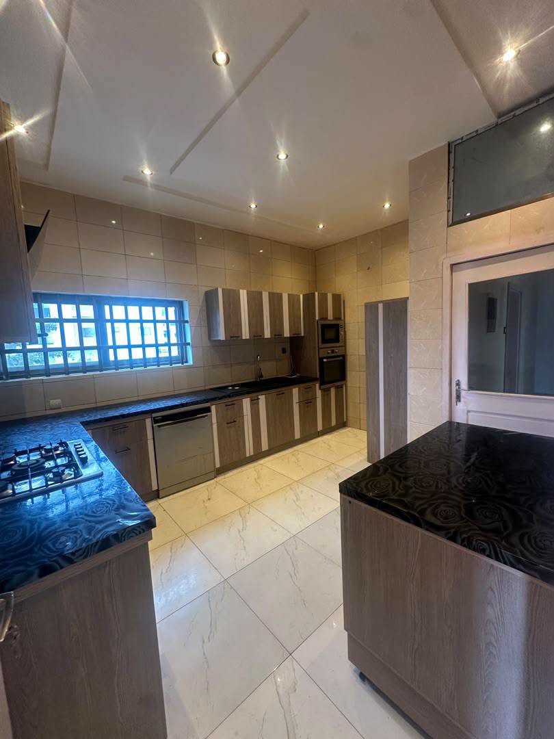 Appartement duplex avec piscine à louer à Fidjrossè Togbin Plage 8