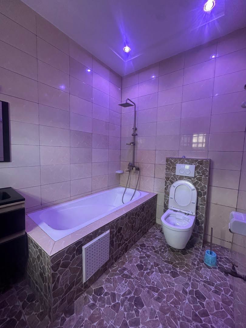 Appartement duplex avec piscine à louer à Fidjrossè Togbin Plage 9