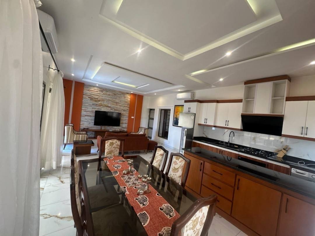 Appartement meublé 2 chambres à louer à Fidjrossè Plage avec piscine 11