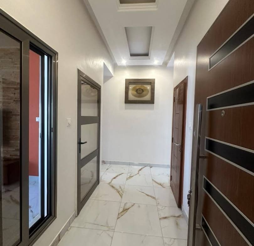 Appartement meublé 2 chambres à louer à Fidjrossè Plage avec piscine 16