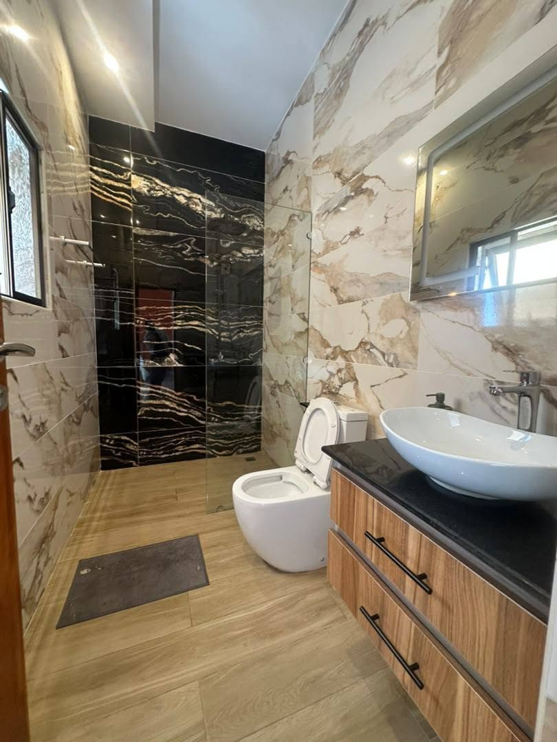 Appartement meublé 2 chambres à louer à Fidjrossè Plage avec piscine 19