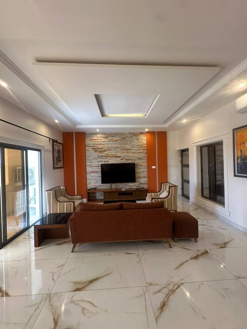 Appartement meublé 2 chambres à louer à Fidjrossè Plage avec piscine 3