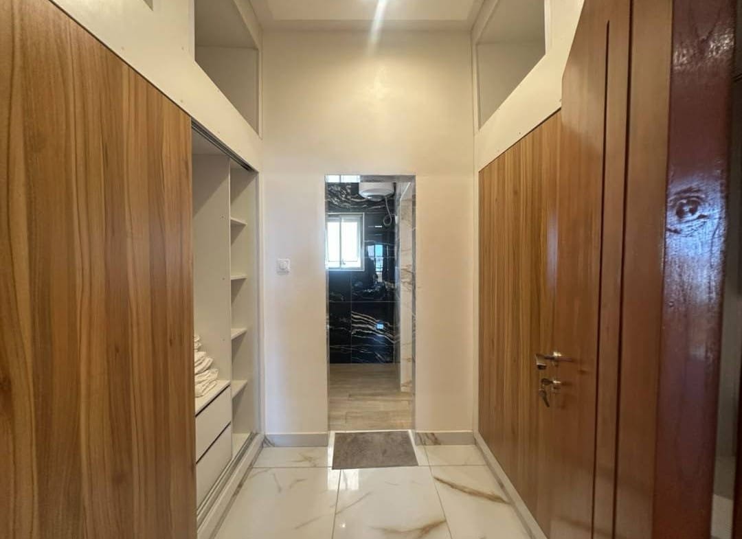 Appartement meublé 2 chambres à louer à Fidjrossè Plage avec piscine 8