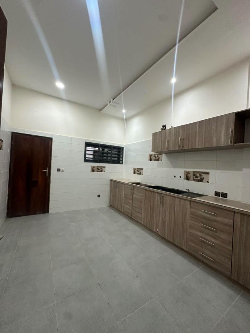 Appartement neuf à louer à Fidjrossè Plage – 3 chambres 3