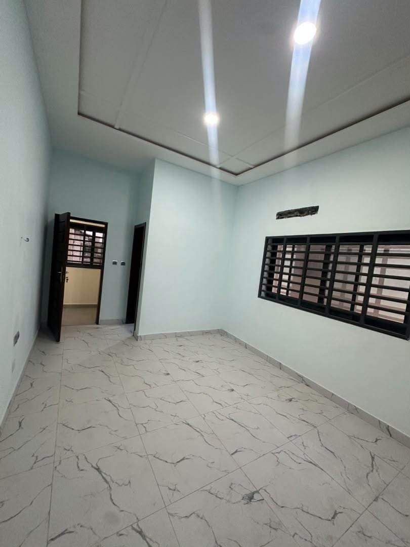 Appartement neuf à louer à Fidjrossè Plage – 3 chambres 5
