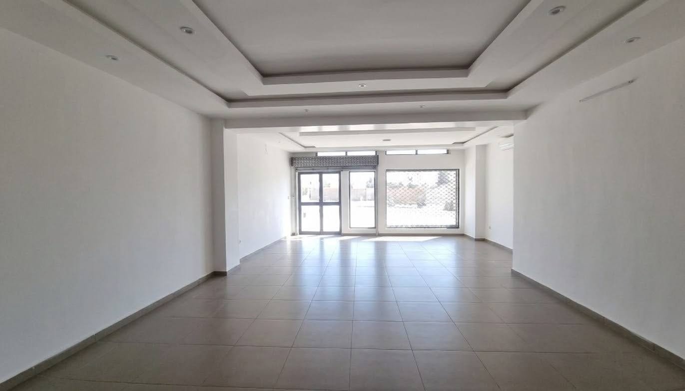 Boutique climatisée de 59,5 m² à louer à Agontikon Cotonou 2