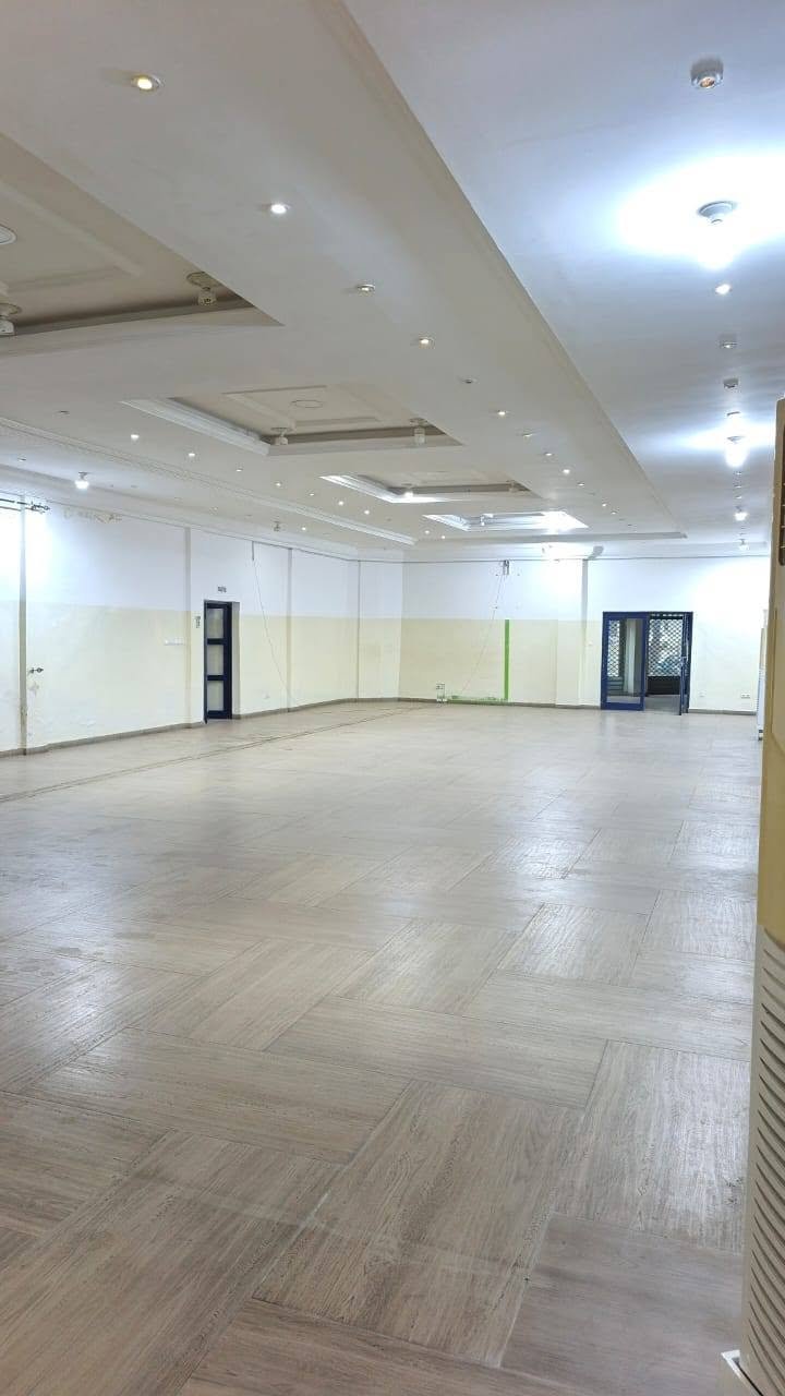 Grand hall climatisé de 300 m² à louer à Saint Michel Cotonou 2
