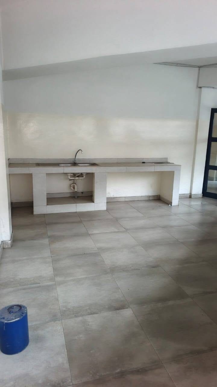 Grand hall climatisé de 300 m² à louer à Saint Michel Cotonou 3
