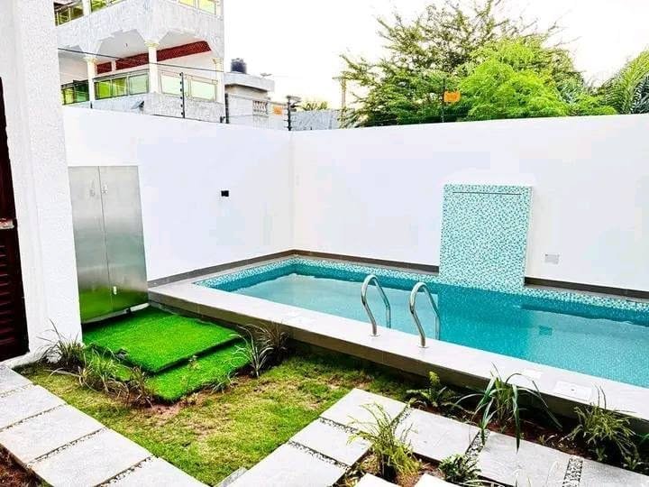 Luxueuses Villas à louer à Fidjrossè Plage Cotonou 7