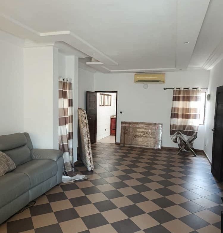 Villa meublée 4 chambres à louer à Akpakpa Zone des Ambassades 13