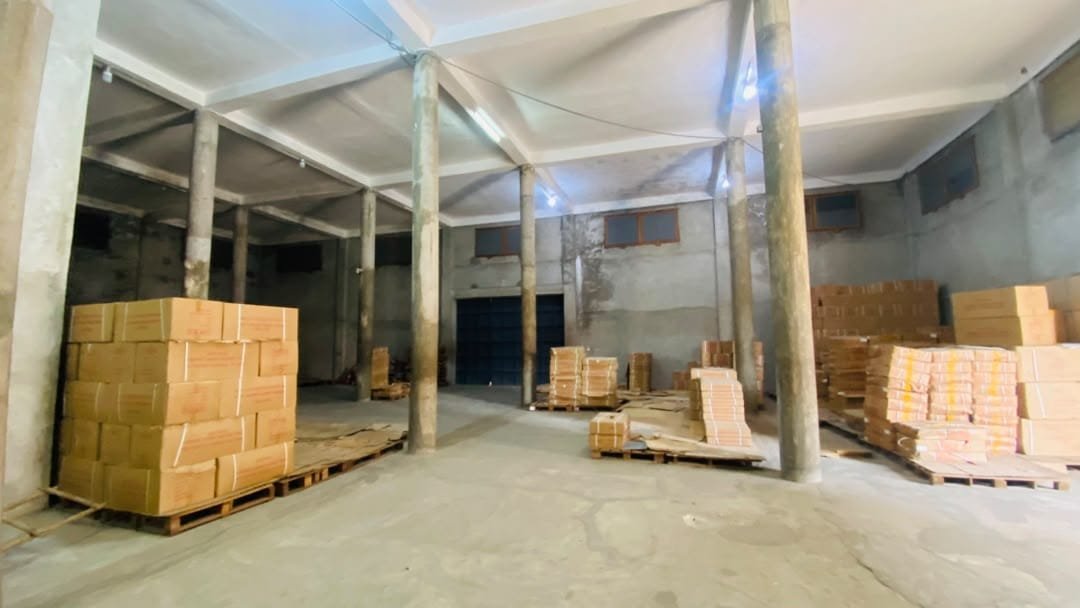 magasin 350 m2 a louer scoa gbeto cotonou benin immo